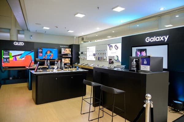 Samsung inaugura espacio exclusivo en local de telefónica