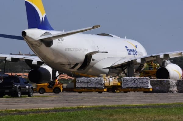 Llegan 423.800 dosis, entre donación y compra de Rusia