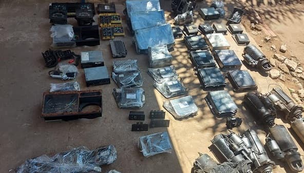 Imputan a sospechosos de robo de autopartes