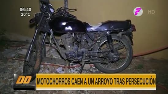Dos “motochorros” caen a arroyo en plena huida