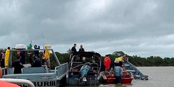 Reportan siete fallecidos en naufragio de barco-hotel sobre el río Paraguay