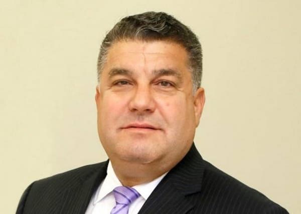 Norman Harrison descabalga y no hará la carrera presidencial