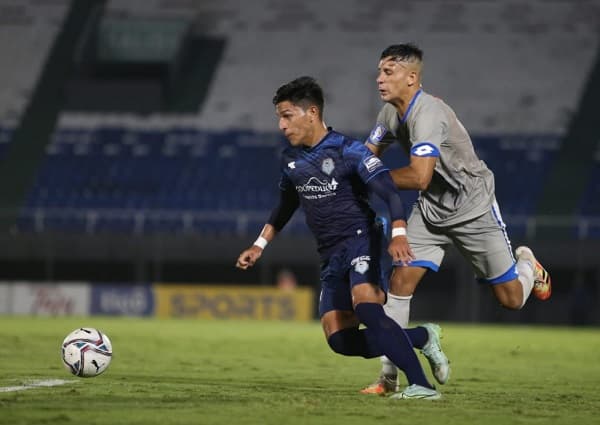 12 de Octubre y Guaireña se anulan en el Defensores