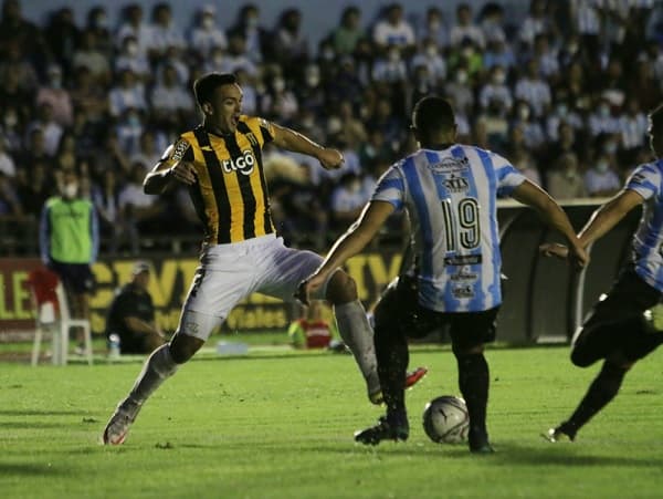 Guaraní tropieza ante Guaireña y resigna la punta