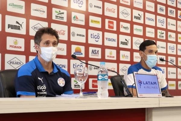 Barros Schelotto responde consulta para Gómez y pide no mirar “para atrás”