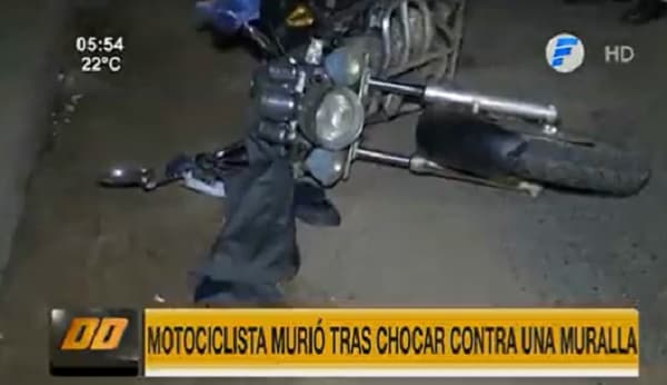 Motociclista muere tras chocar contra cordón y muralla