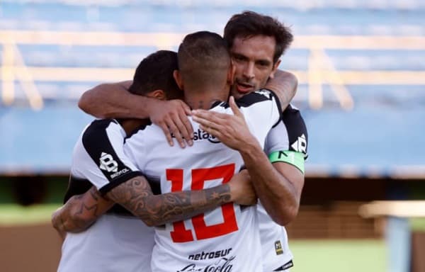 Olimpia gana y se enfrentará a Libertad en semifinales