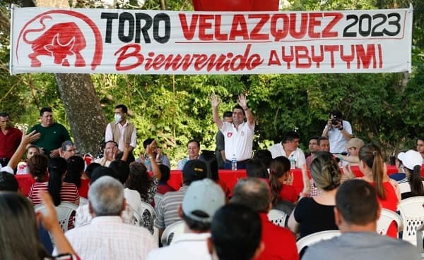 Velázquez niega estar en campaña y dice que Cartes busca poner un “secretario”