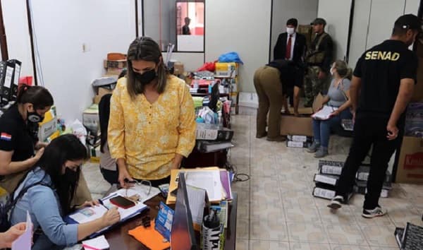 Allanan empresa vinculada a Cucho por esquema de lavado de dinero