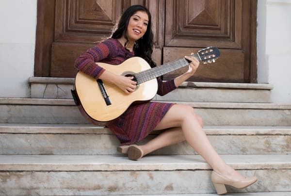 Invitan a shows de folklore y humor en El Café del Teatro