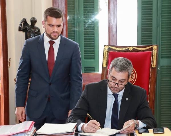 Ejecutivo declara asueto los días 24 y 31 de diciembre