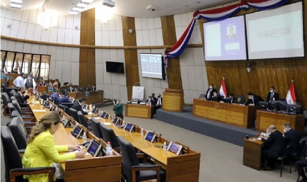 Diputados acepta veto parcial del Ejecutivo sobre la “Ley de giros”