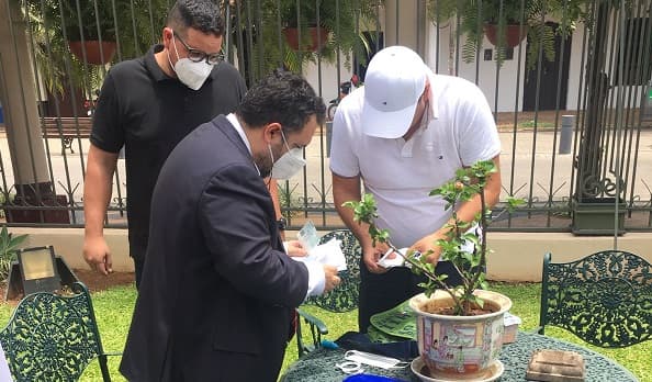 Confirman hallazgo de cheques robados en vivienda de González Daher