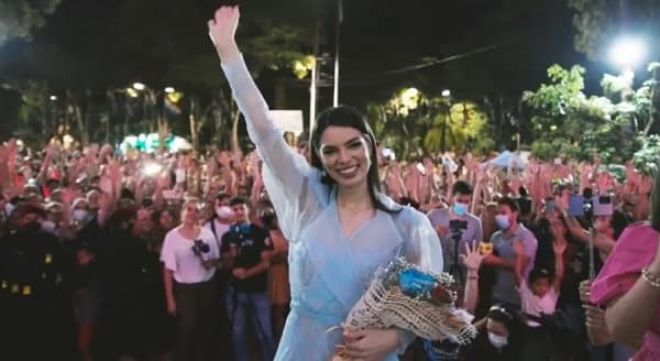 Nadia Ferreira es recibida como una auténtica reina en Villarrica