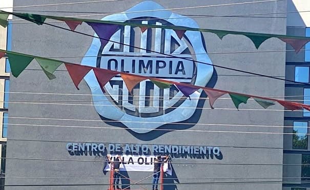 Cardona manda borrar el nombre de Trovato