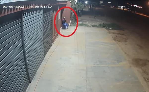 Solitario ladrón se lleva caja fuerte con millones