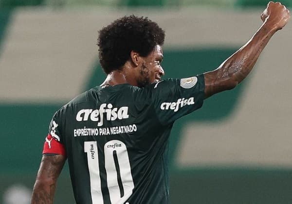 Luiz Adriano dice que no pidió salir de Palmeiras