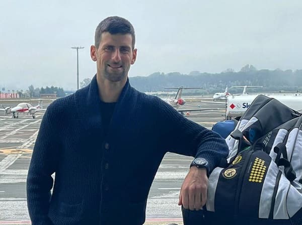 Frenan deportación y situación de Djokovic está en suspenso