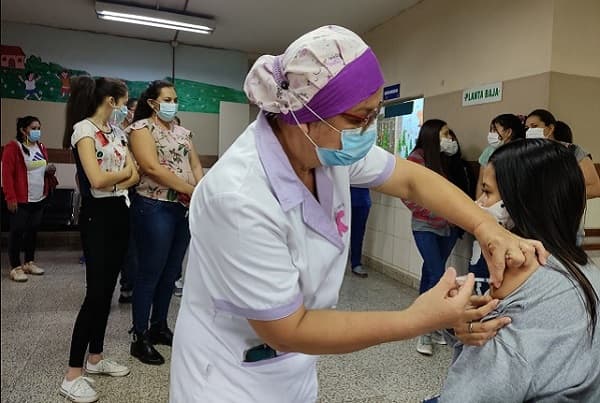Adolescentes podrán acceder a la tercera dosis anticovid desde el lunes