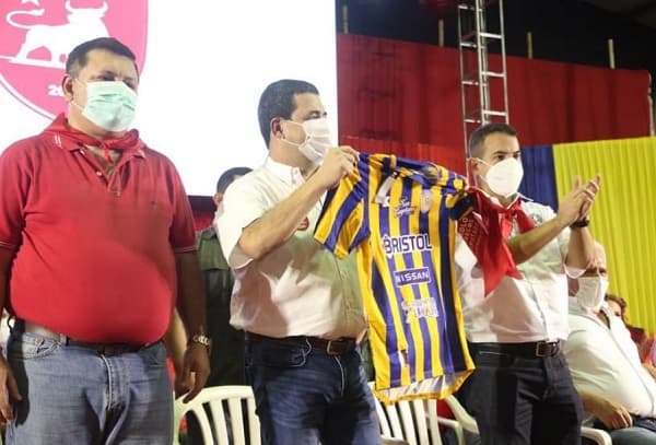 Hugo Velázquez dice que no tiene patrón