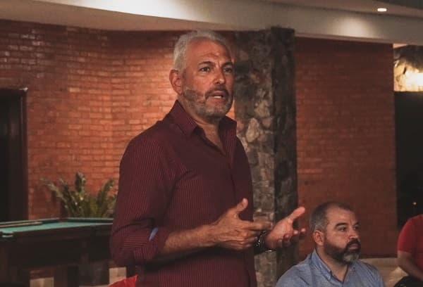 Olimpia fue eliminado por uno de los coleros, afirma Zapag