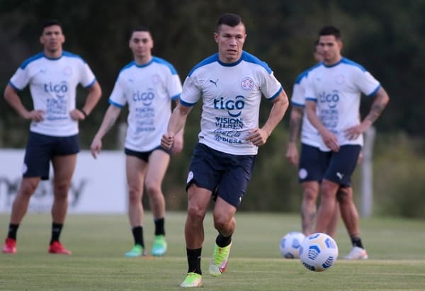 La Albirroja visita a Brasil este martes 