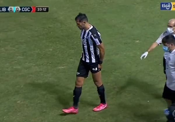 Roque se lesiona y en redes crecen especulaciones