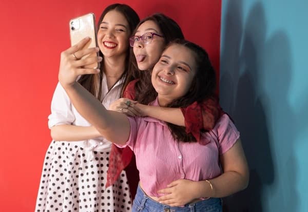 Emprendedores fusionan la fotografía y el entreneminiento en “Selfie Róga”
