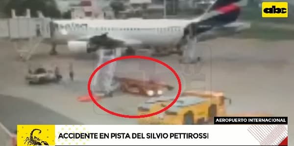Vehículo fuera de control pone en peligro un avión en el Silvio Pettirossi