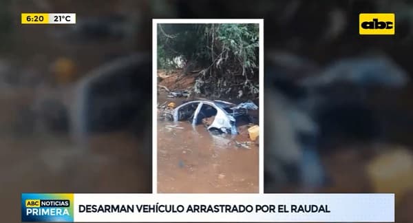 Cinco detenidos en pleno desarme de auto arrastrado por raudal