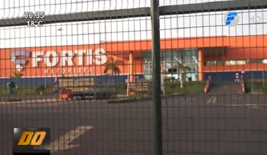 Grupo armado intenta llevarse dinero del súper Fortis