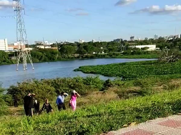 Mades dice que trabaja en Banco y Bahía tras visita de Megan Fox 