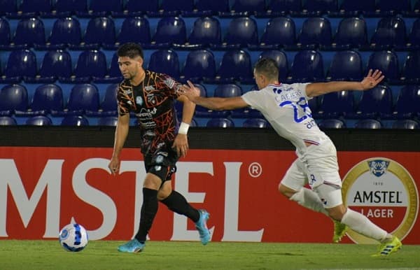 Guaireña supera a Nacional en juego de ida por la Sudamericana