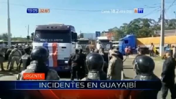 Se registran incidentes entre camioneros y policías en San Pedro