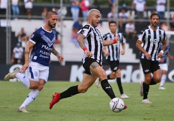 Libertad gana y no le pierde pisada al líder