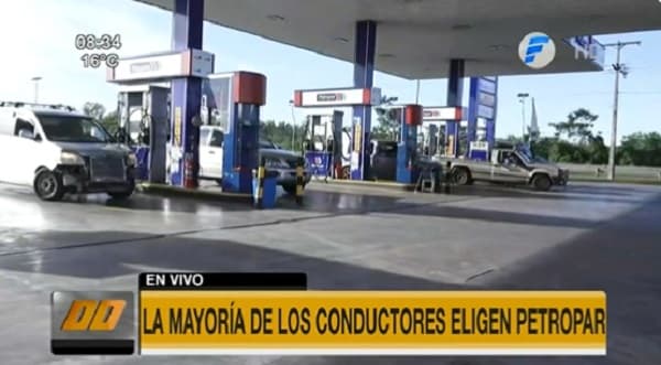Reportan surtidores de Petropar colmados de vehículos