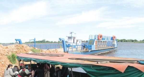 Cruce en balsa entre Itá Enramada y Argentina vuelve el lunes