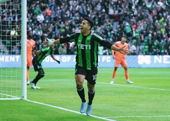 Suspenden a Cecilio Domínguez y ni siquiera podrá practicar con su equipo