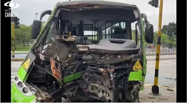 El exfutbolista Freddy Rincón sufre accidente en Colombia