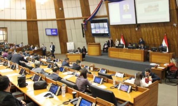Diputados ratifican despenalización de omisiones en Declaraciones Juradas