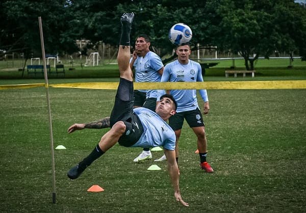 Guaireña visita a Internacional en Porto Alegre 