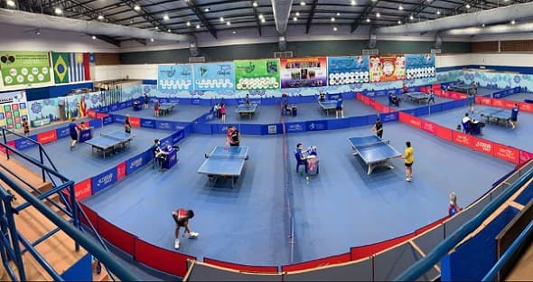 Padres de niños mesatenistas deben cargar con gastos tras promesa incumplida 