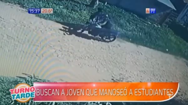 Motociclista manosea a estudiantes en Mariano y Limpio