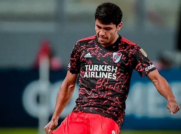 Robert Rojas se acerca al Decano para la temporada 2025