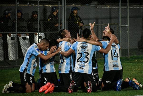 Dos encuentros se disputan este sábado por el Clausura