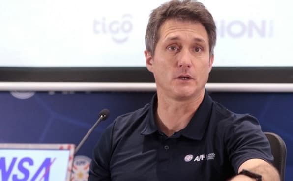 Barros Schelotto convoca a futbolistas del exterior para amistosos