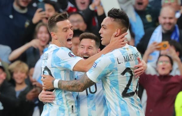 Argentina golea a Italia y es campeón de la Finalissima 