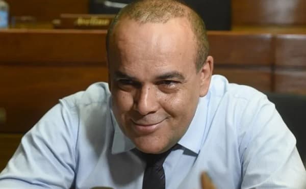 “Bachi” Núñez continuará como líder de bancada colorada