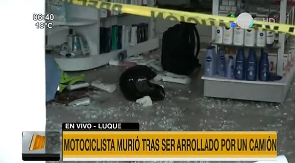 Motociclista muere embestido tras cruzar luz roja