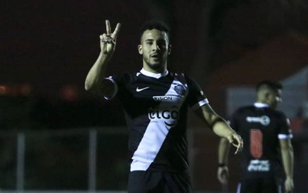 Olimpia golea a Ameliano 